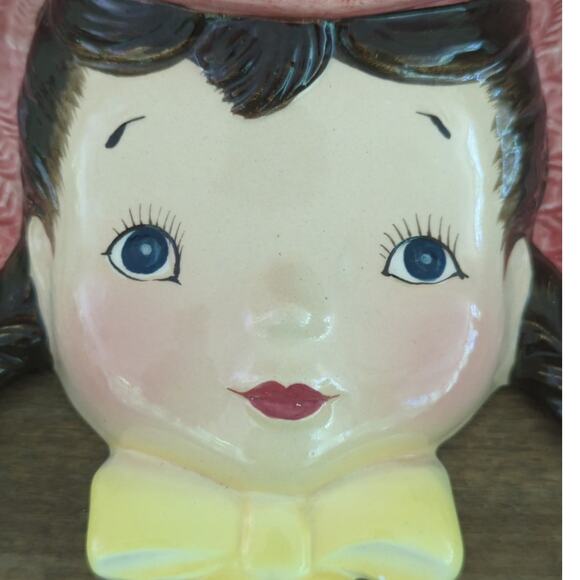 Vtg Kitschy Girl with Pigtails Wall Pocket by Thames Hand Painted Made in Japan - Picture 3 of 10